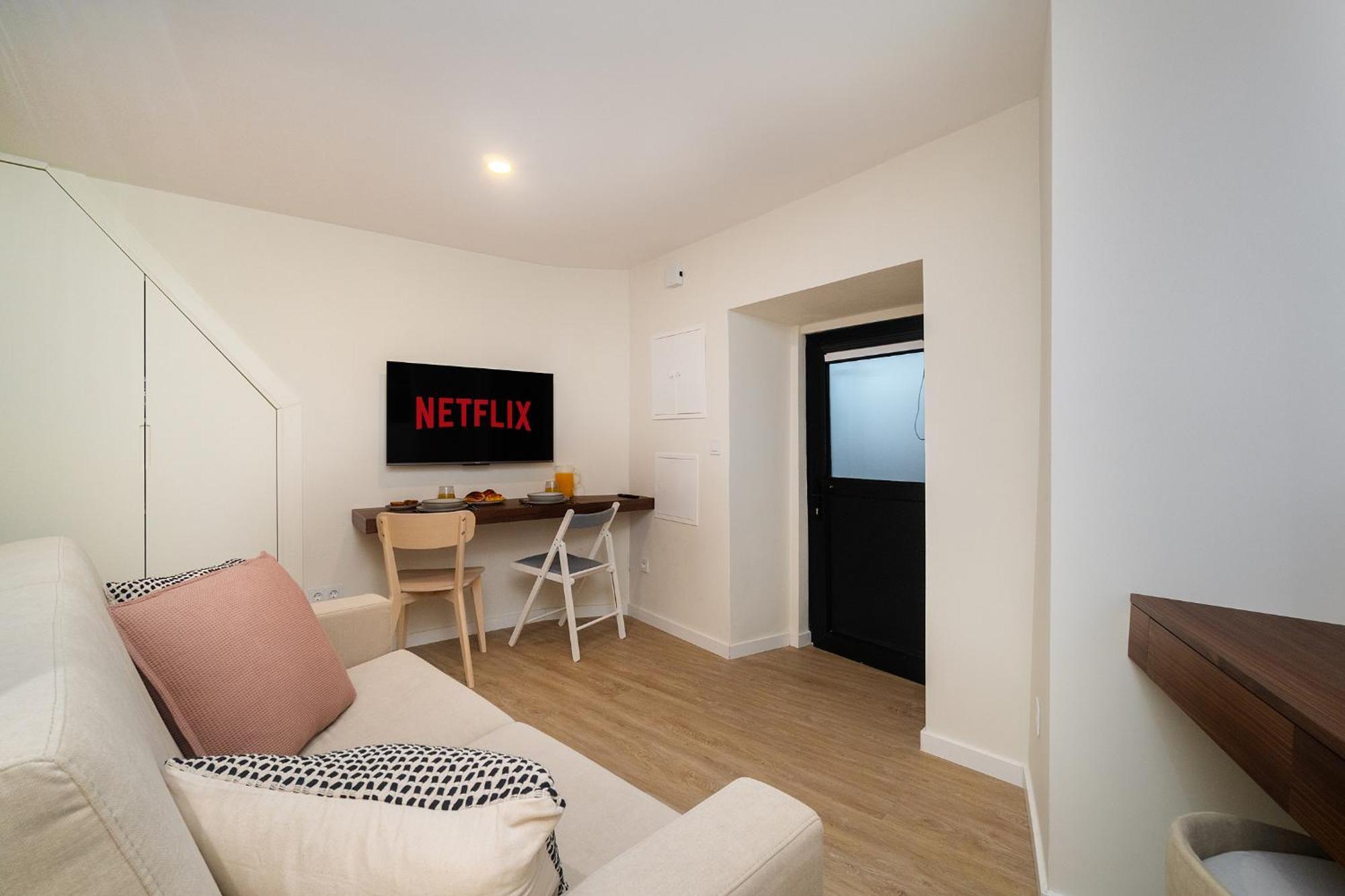 Apartment Whome Explore From A Cozy Base In Alfama Lissabon