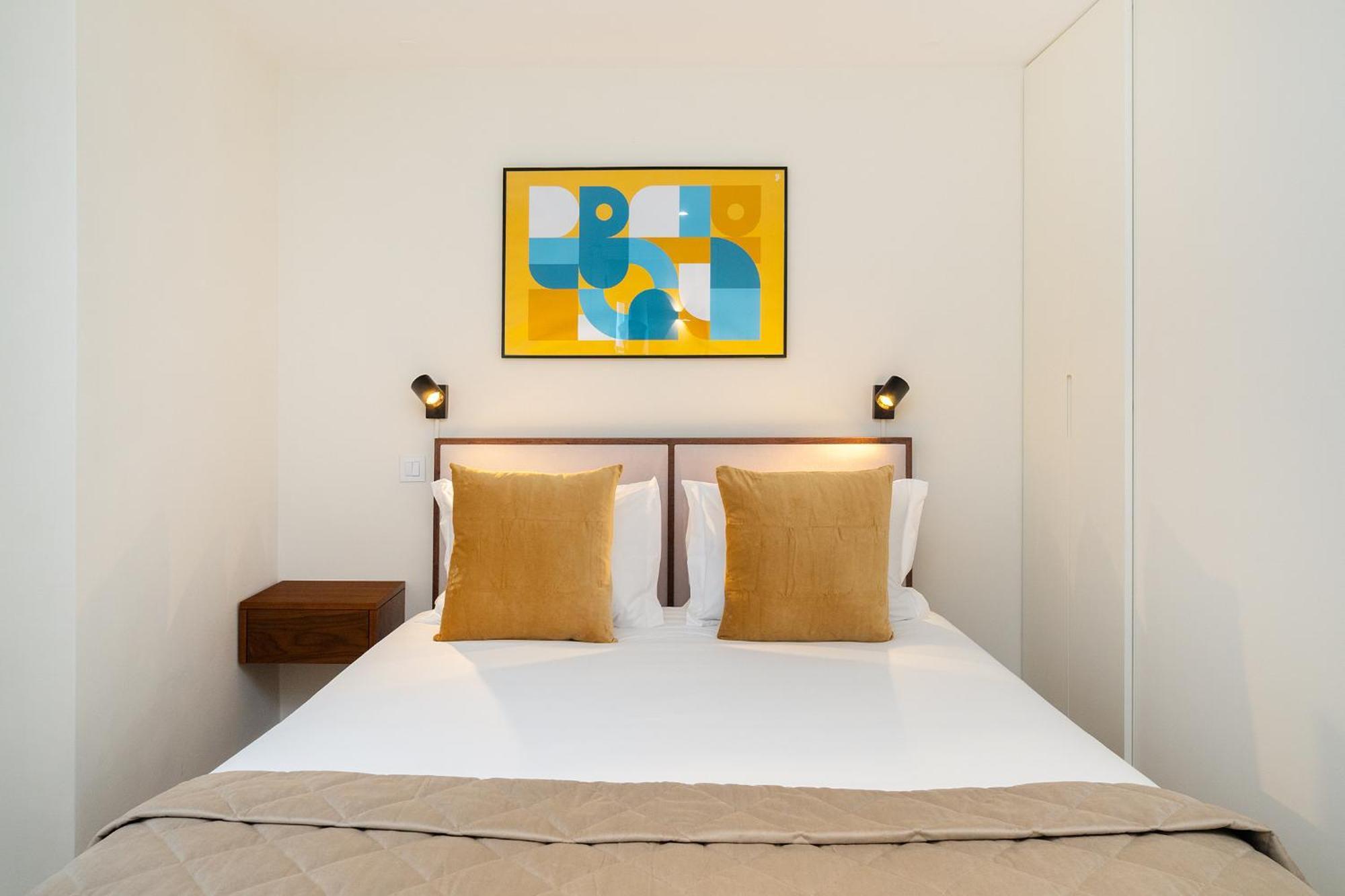 Whome Explore From A Cozy Base In Alfama * Lissabon